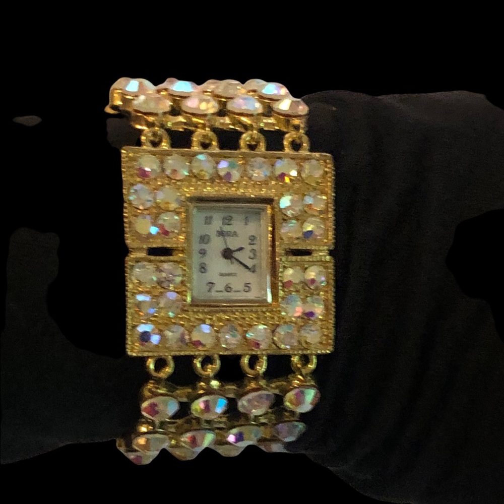 Vintage Bora Quartz Watch Square Face w Individually set Rhinestones Gold Links - Picture 2 of 12